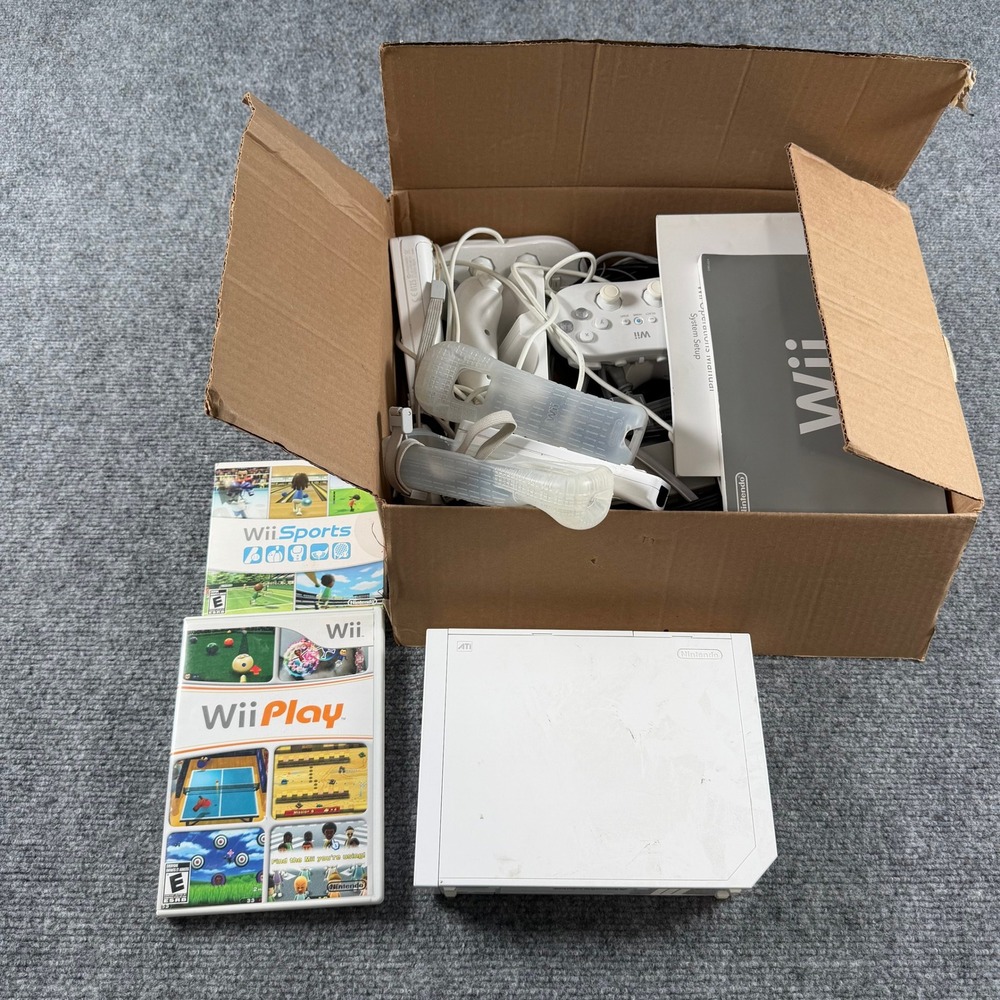 Nintendo Wii Console Bundle White Sports Play Classic Controller Kit READ
